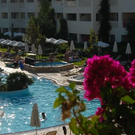 Bitzaro Grande Hotel & Suites-3